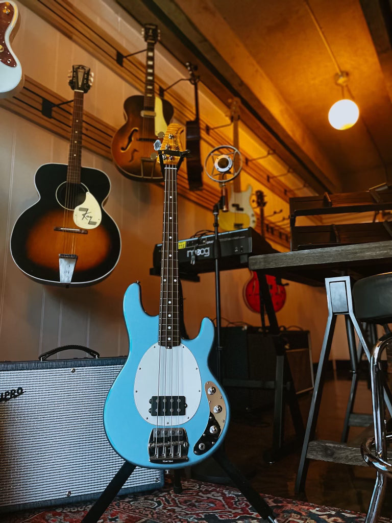 Ernie Ball Stingray Classic