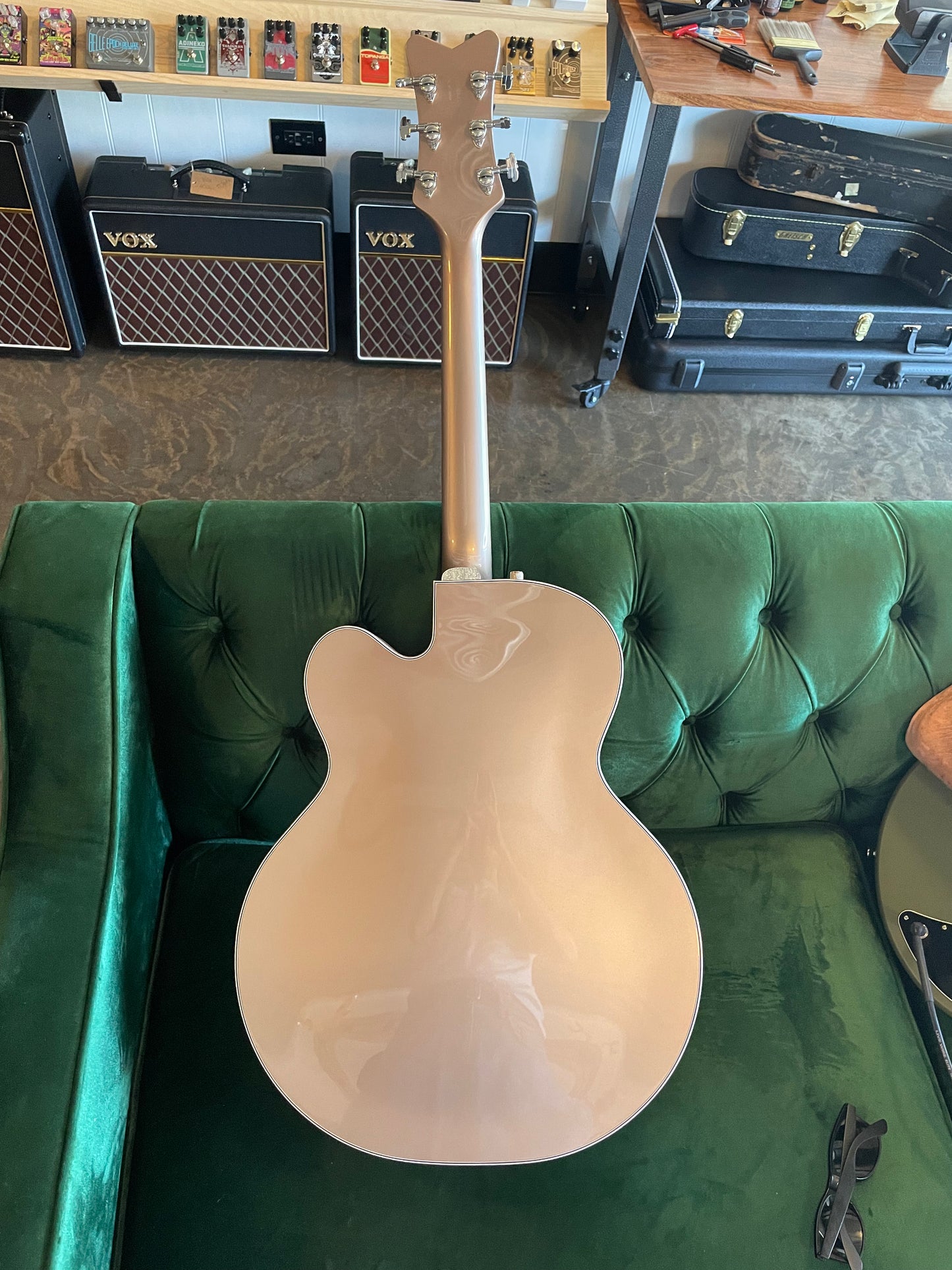 Gretsch G6136T Limited Falcon 2 Tone Copper Sahara