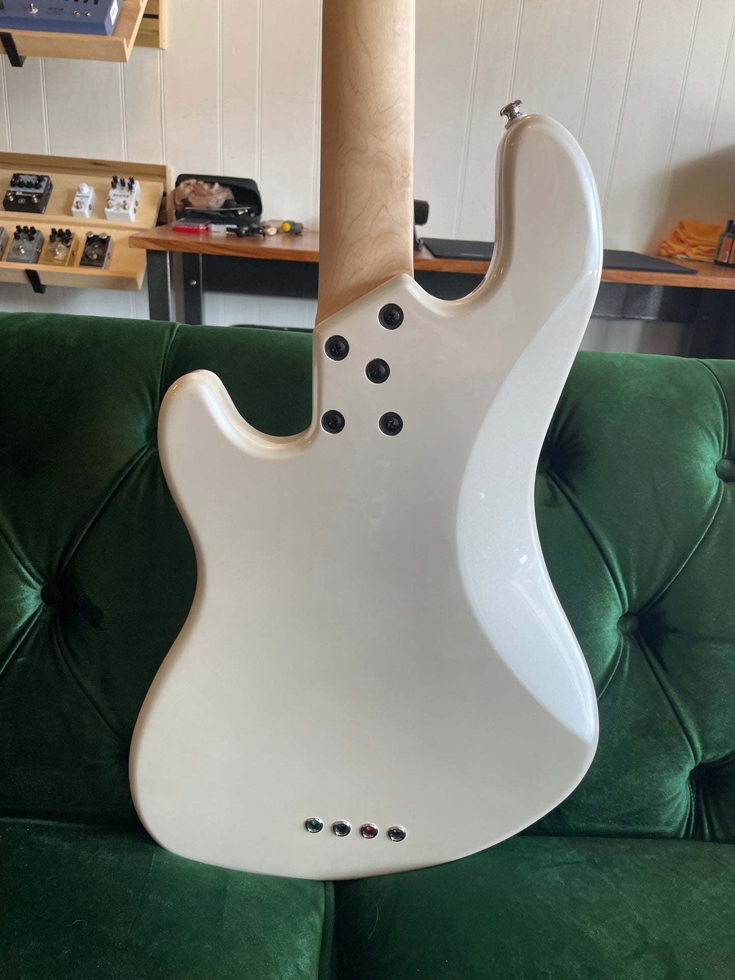 Lakland Skyline Darryl Jones DJ-4