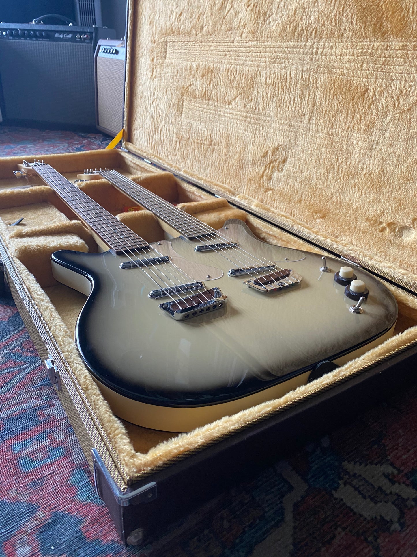 Danelectro Doubleneck 6/6 (Baritone and Six String)