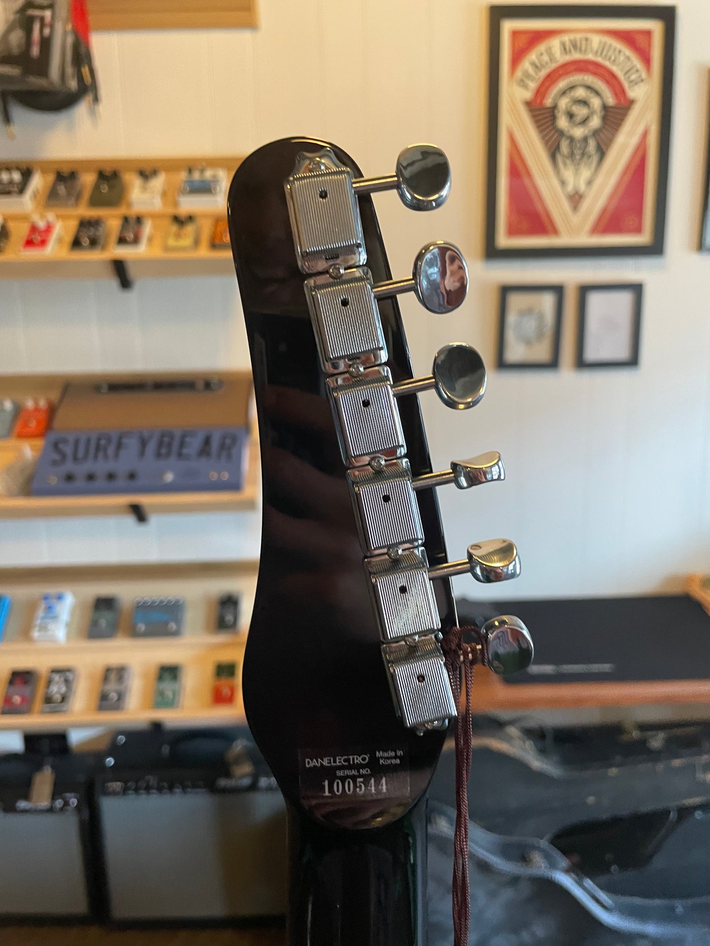 Danelectro 56 Baritone Metal Flake
