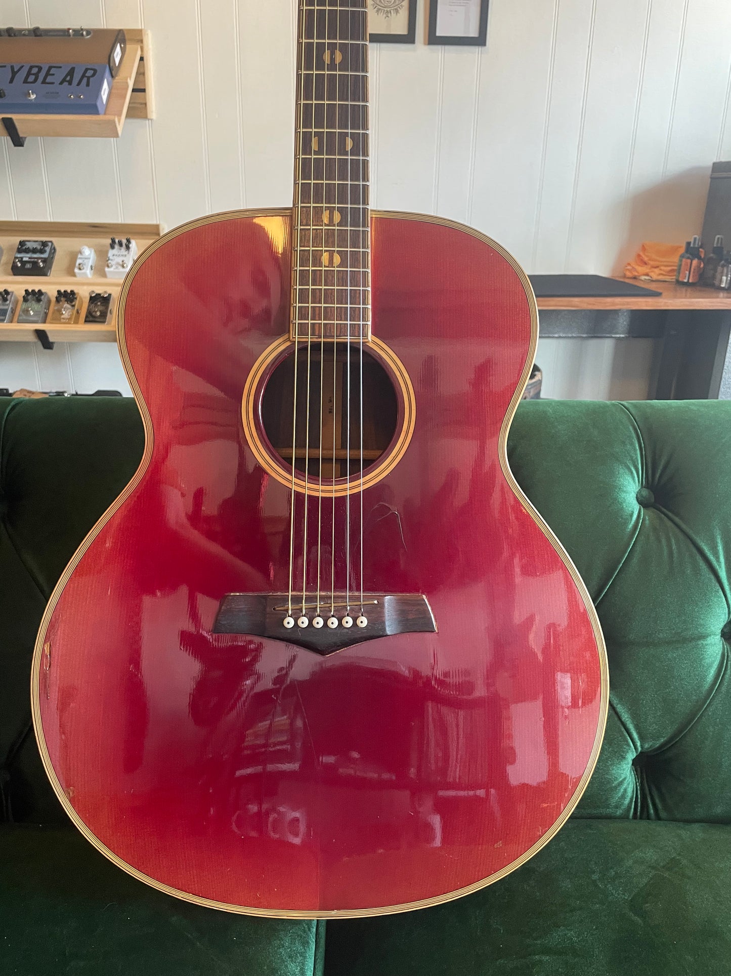 Daion “The 82” Jumbo Guitar