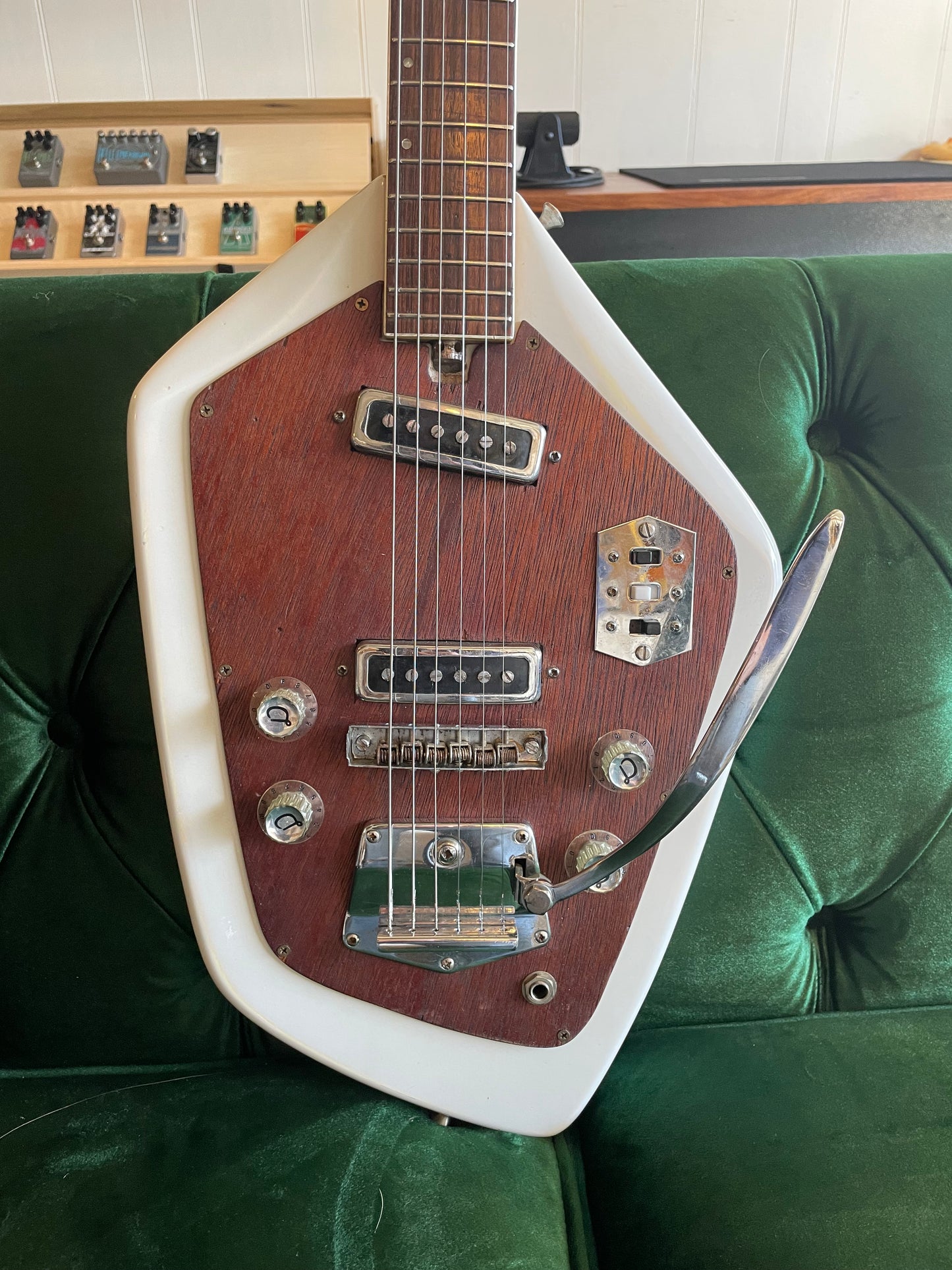 Domino Californian