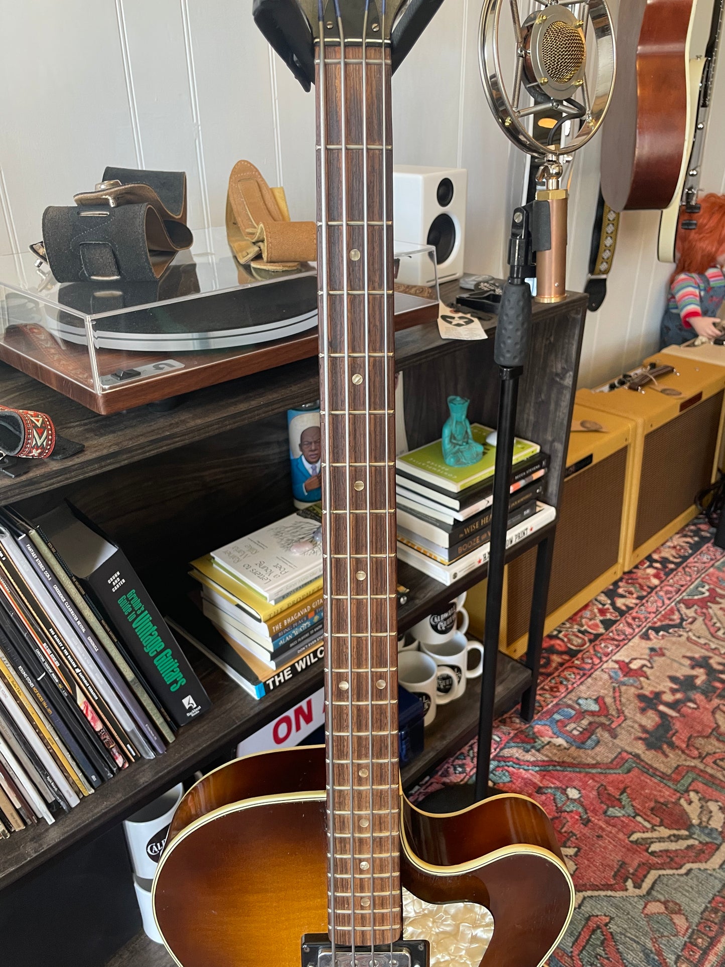 1965 Hofner Presidential Bass