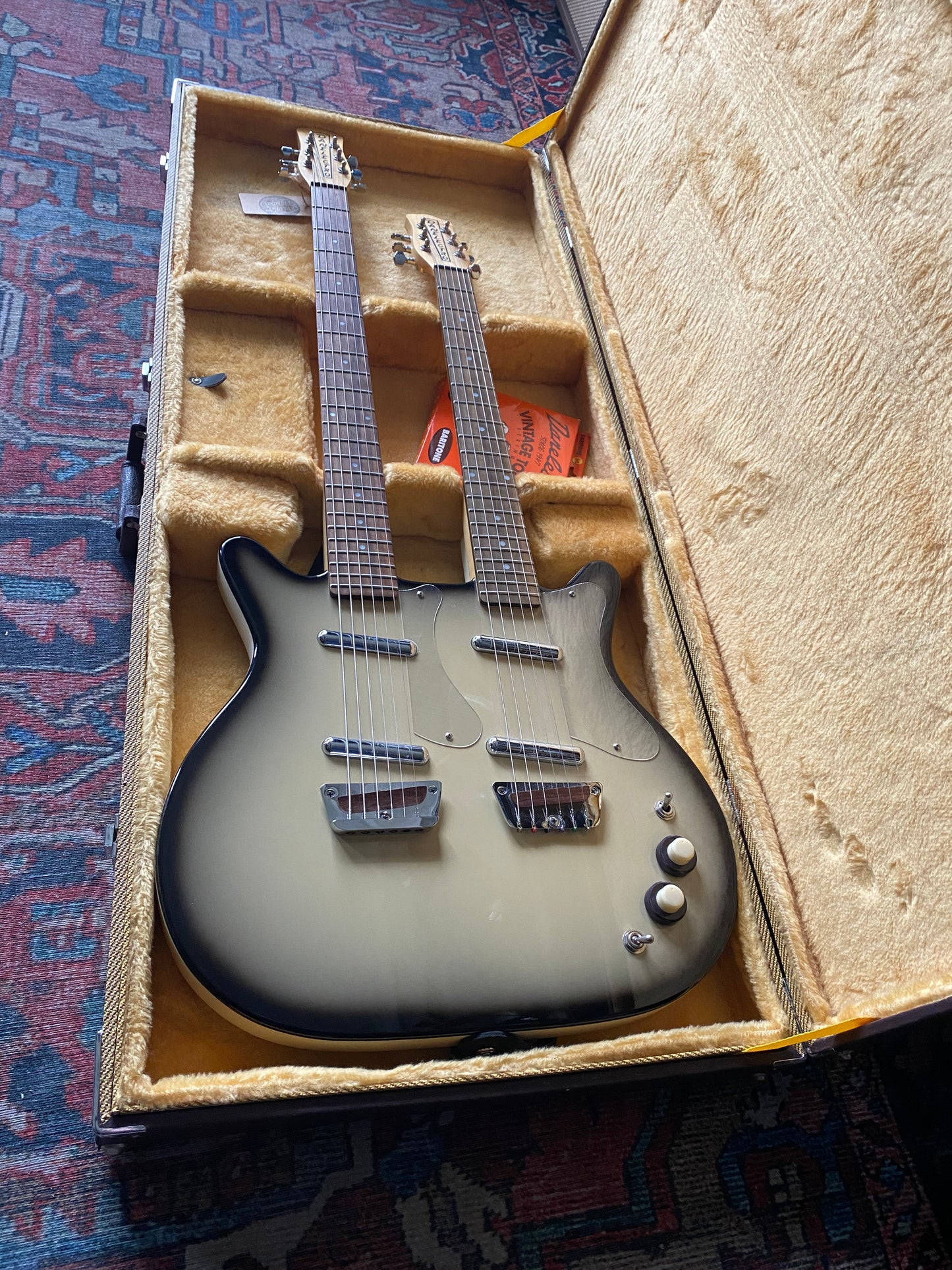 Danelectro Doubleneck 6/6 (Baritone and Six String)