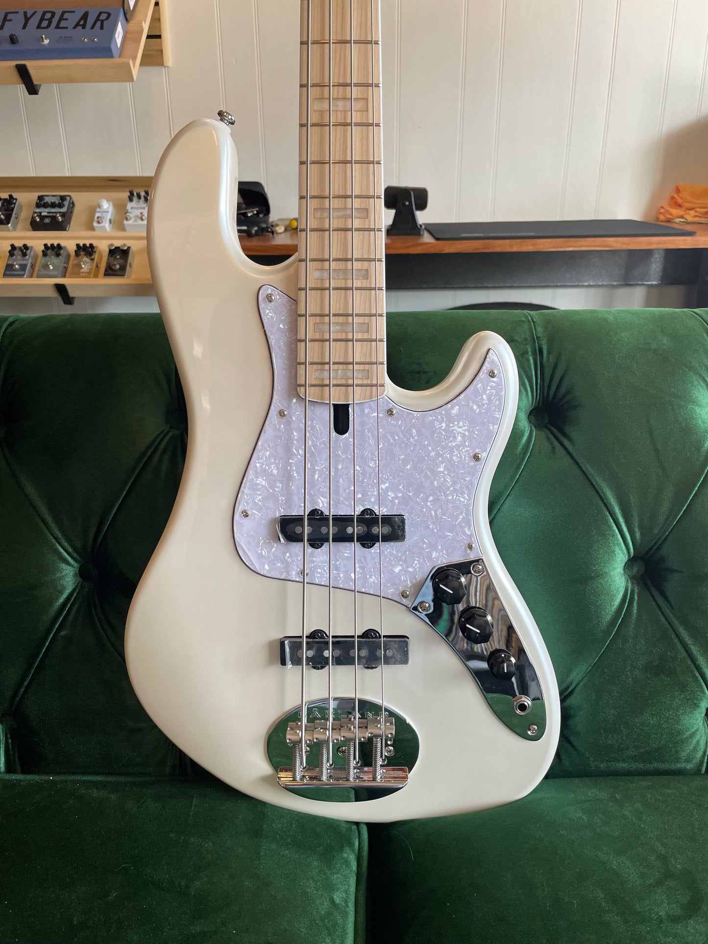 Lakland Skyline Darryl Jones DJ-4