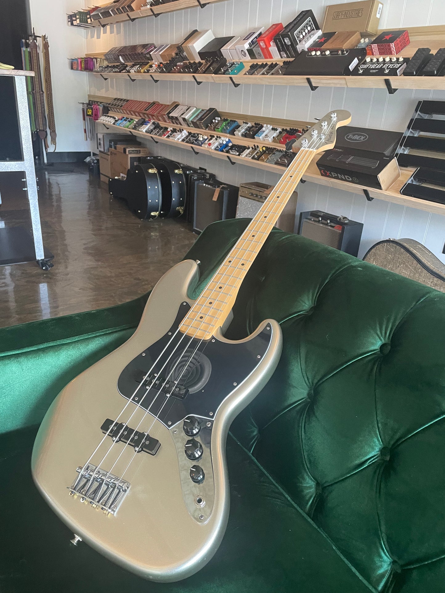 Fender 75th Anniversary Jazz Bass - Diamond Anniversary