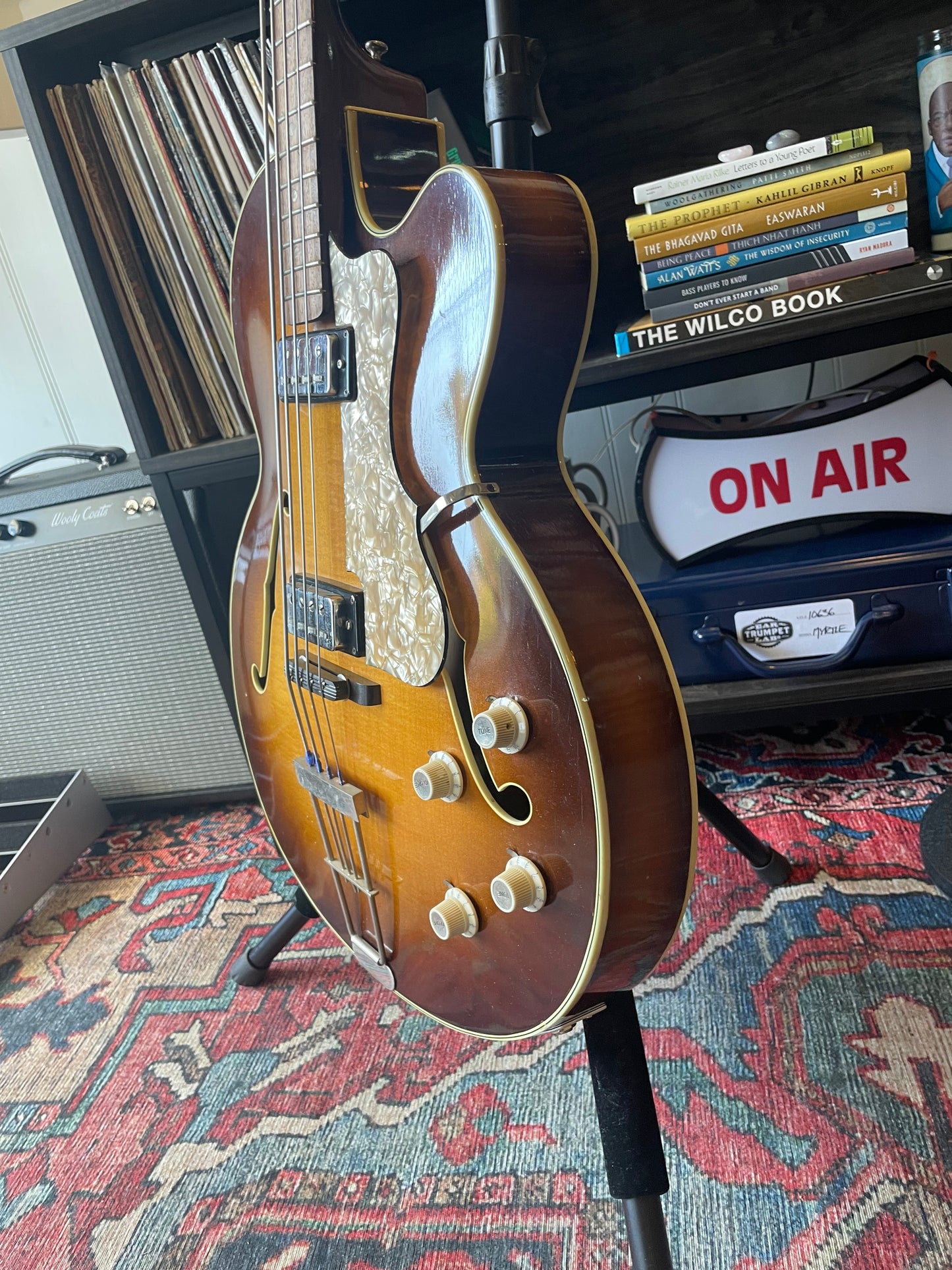 1965 Hofner Presidential Bass