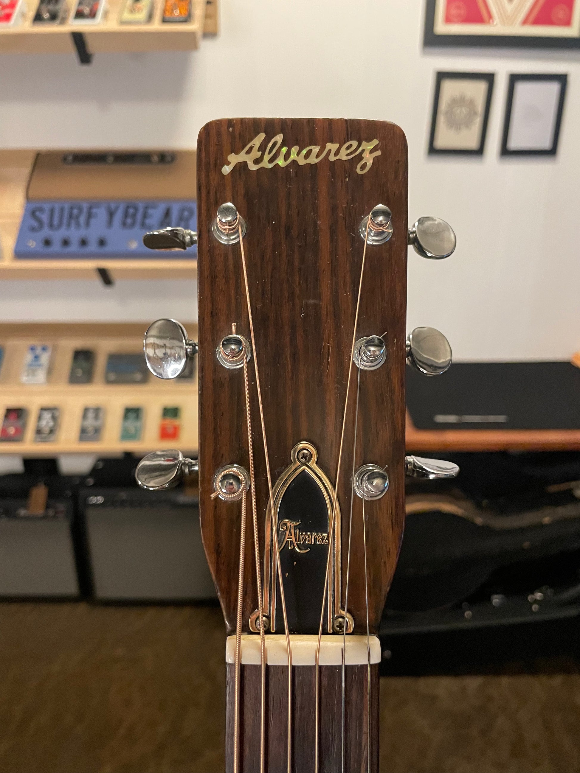 Alvarez 5023 acoustic guitar deals