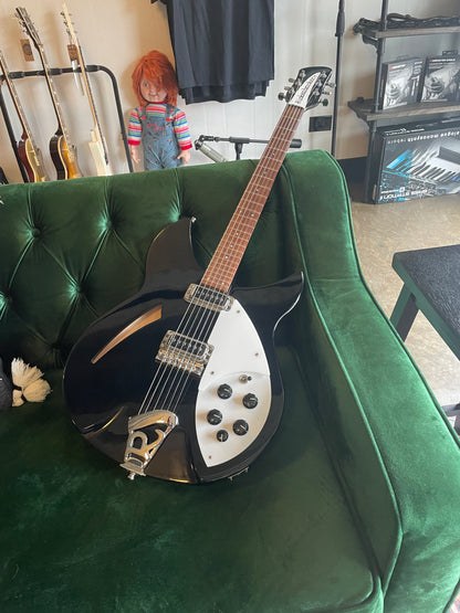 Rickenbacker 330