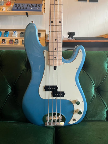 Lakland 44-64 Classic Lake Placid Blue